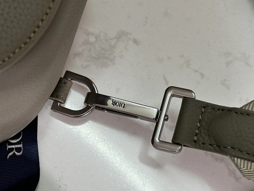 EasyMatch 205 Christian Dior AAA Man Messenger Bags - Image 7