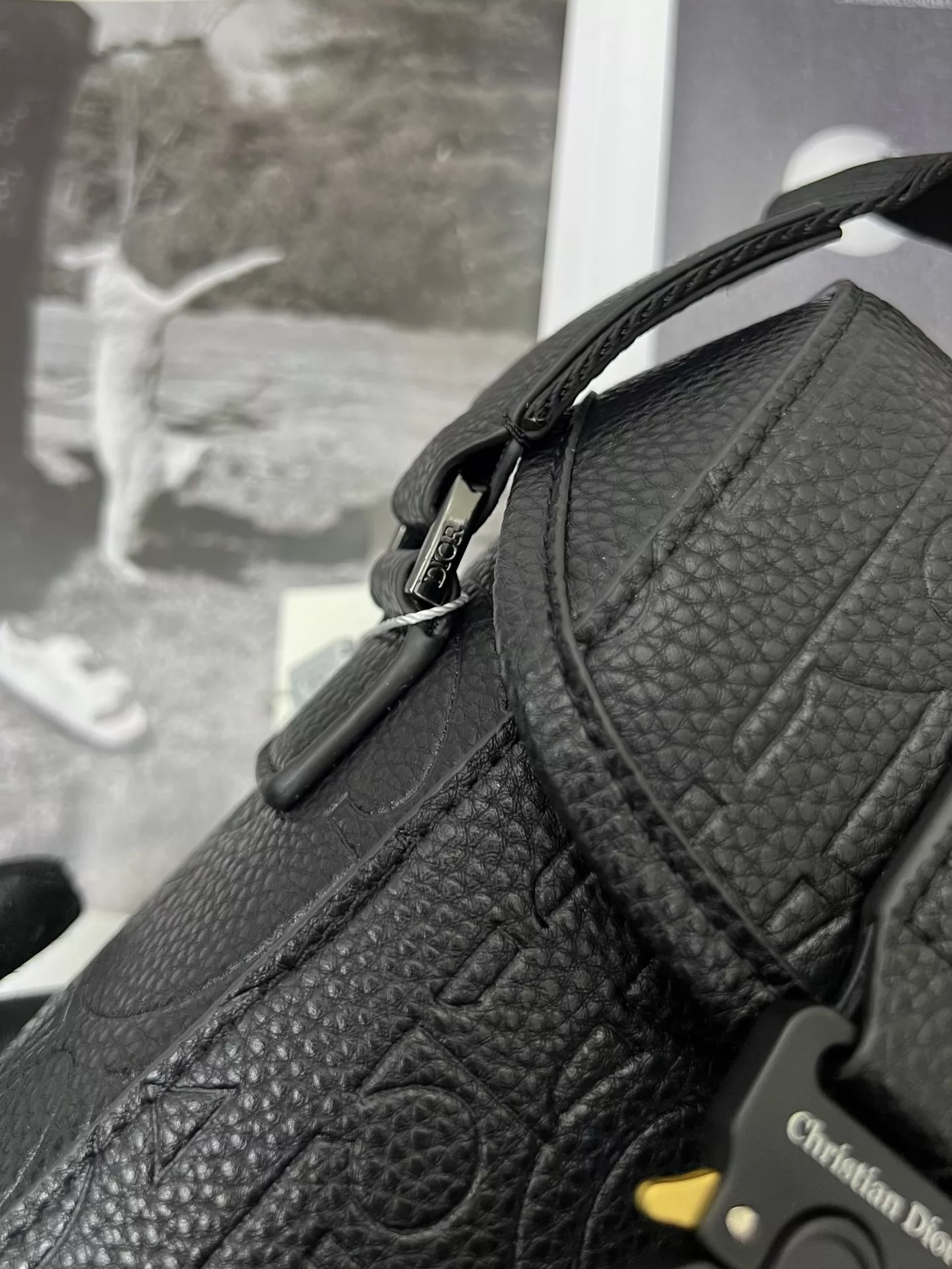 EasyMatch 4833 Christian Dior AAA Man Messenger Bags - Image 5