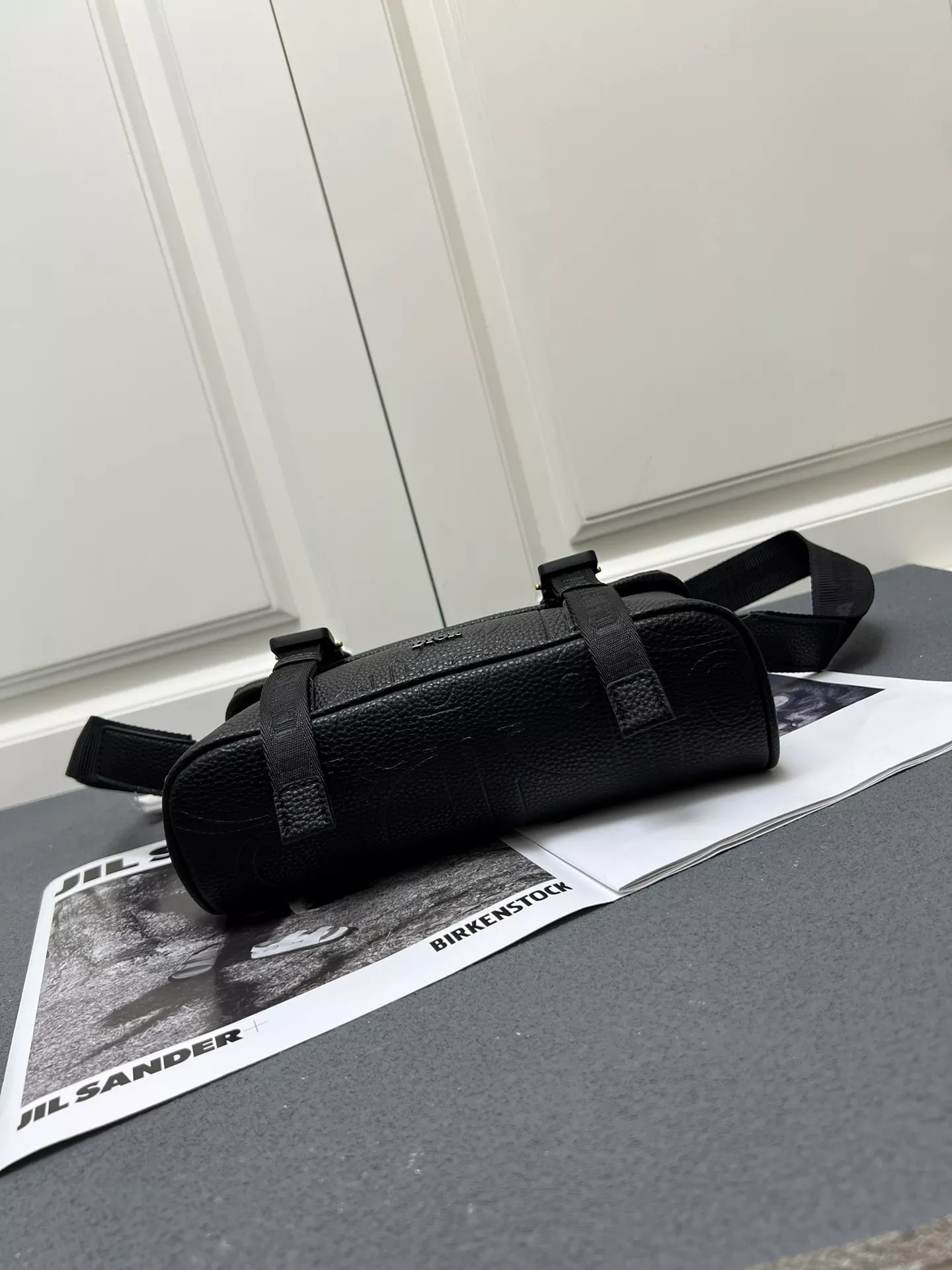 EasyMatch 4833 Christian Dior AAA Man Messenger Bags - Image 6