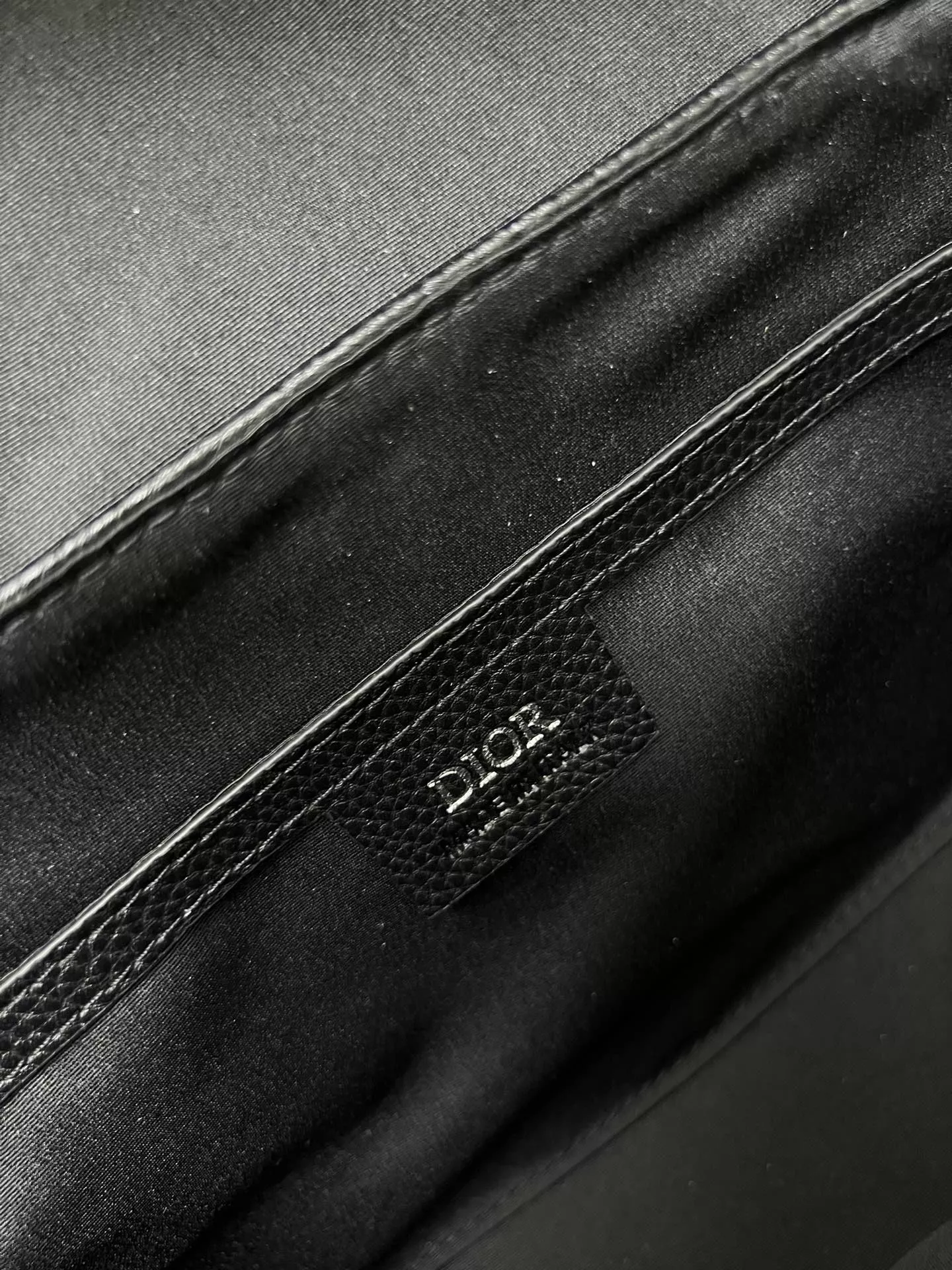 EasyMatch 4833 Christian Dior AAA Man Messenger Bags - Image 8