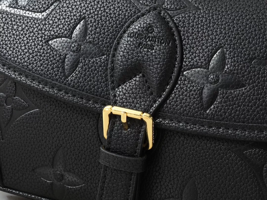 Efficient 2140 Louis Vuitton AAA Quality Messenger Bags For Women - Image 5