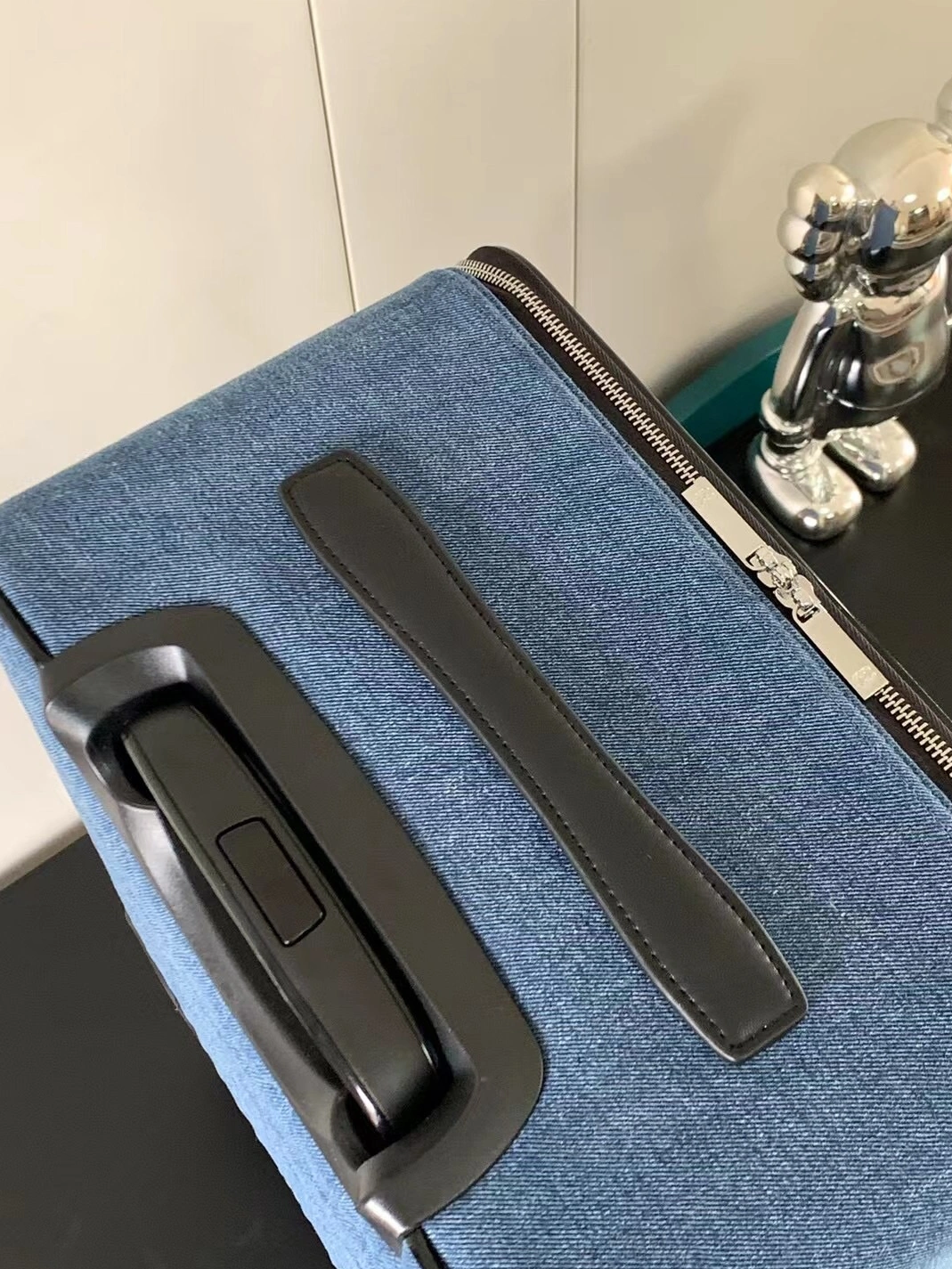 Efficient 2215 Chanel Luggage Upright For Unisex - Image 4