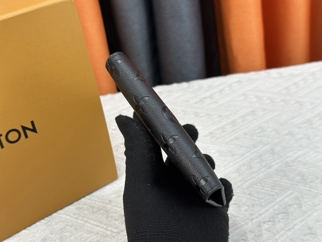 Efficient 7233 Louis Vuitton LV Card Case - Image 3