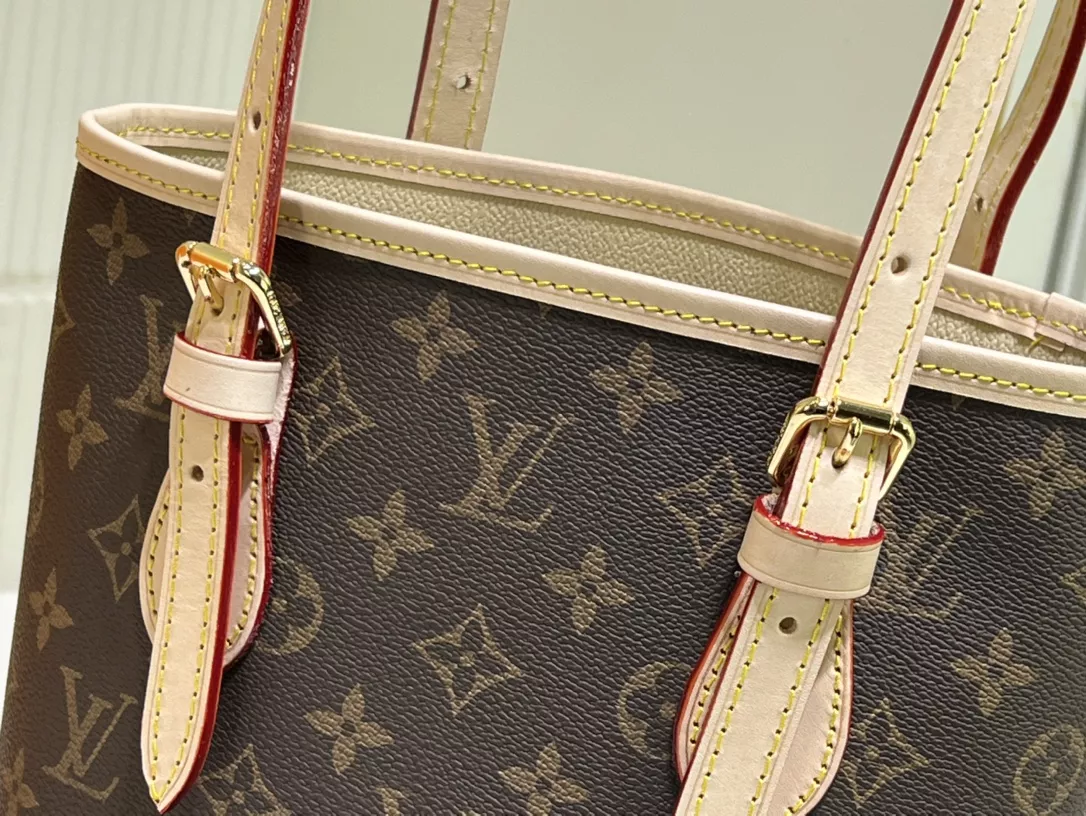 Efficient 7525 Louis Vuitton AAA Quality Shoulder Bags For Women - Image 4