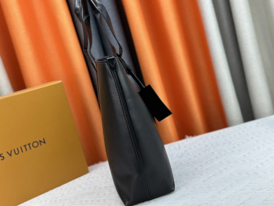 Efficient 8866 Louis Vuitton AAA Quality Handbags For Unisex - Image 3