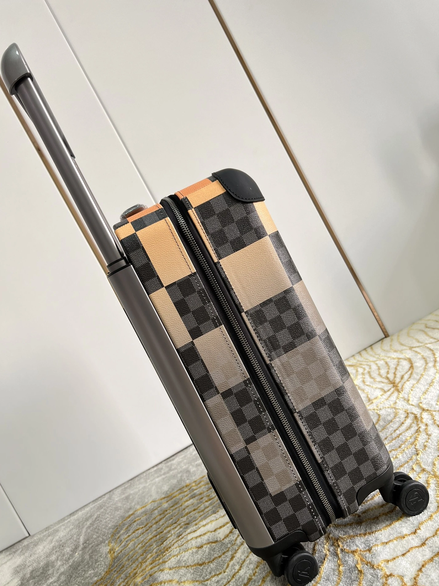 Elegant 3016 Louis Vuitton Luggage - Image 3