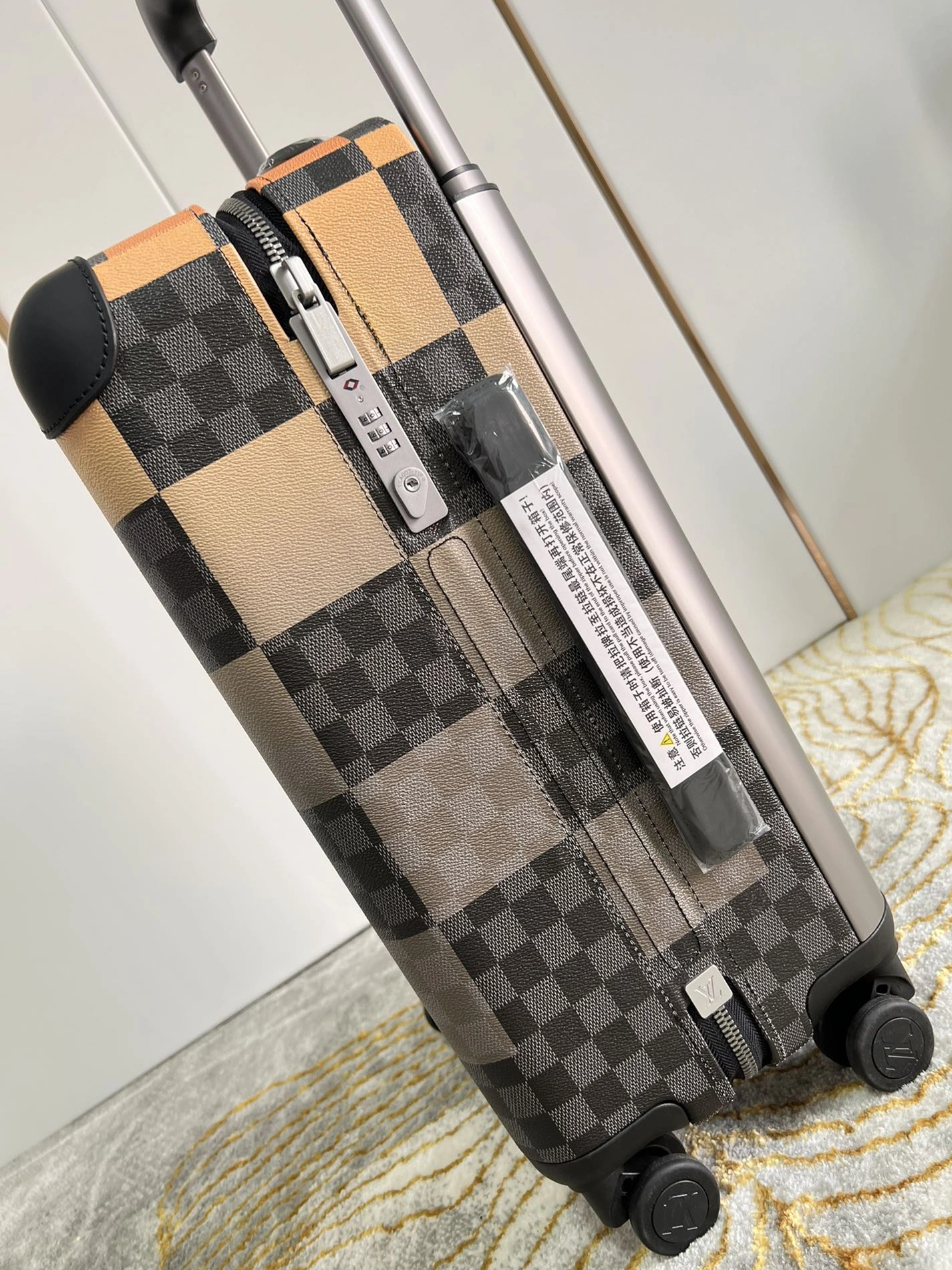 Elegant 3016 Louis Vuitton Luggage - Image 4