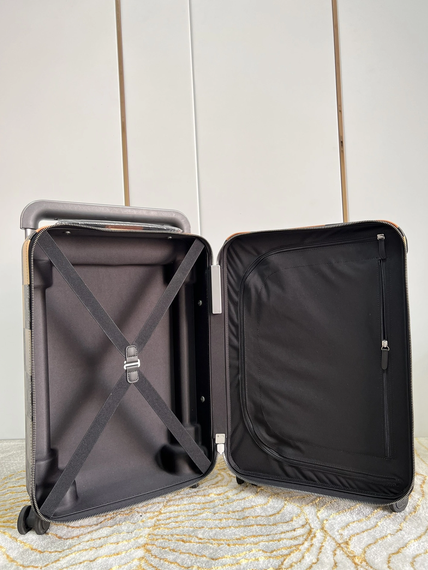 Elegant 3016 Louis Vuitton Luggage - Image 7