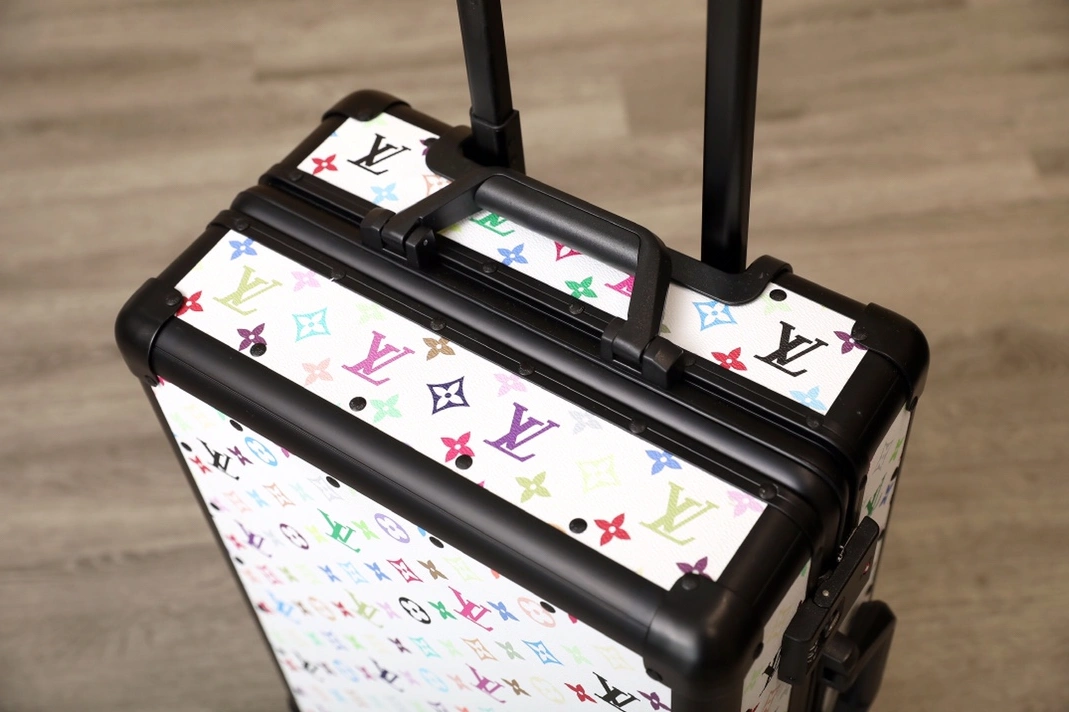 Elegant 4775 Louis Vuitton Luggage For Unisex - Image 5