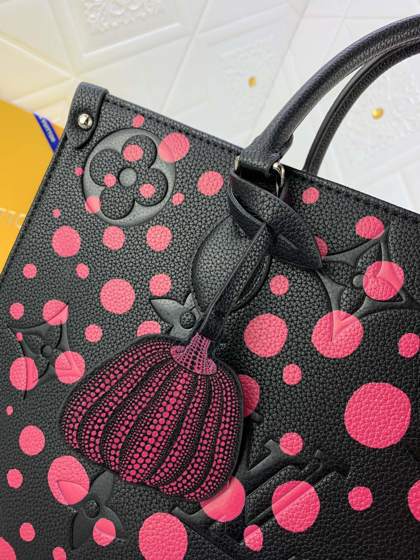 Elegant 5173 Louis Vuitton AAA Quality Handbags For Women - Image 5