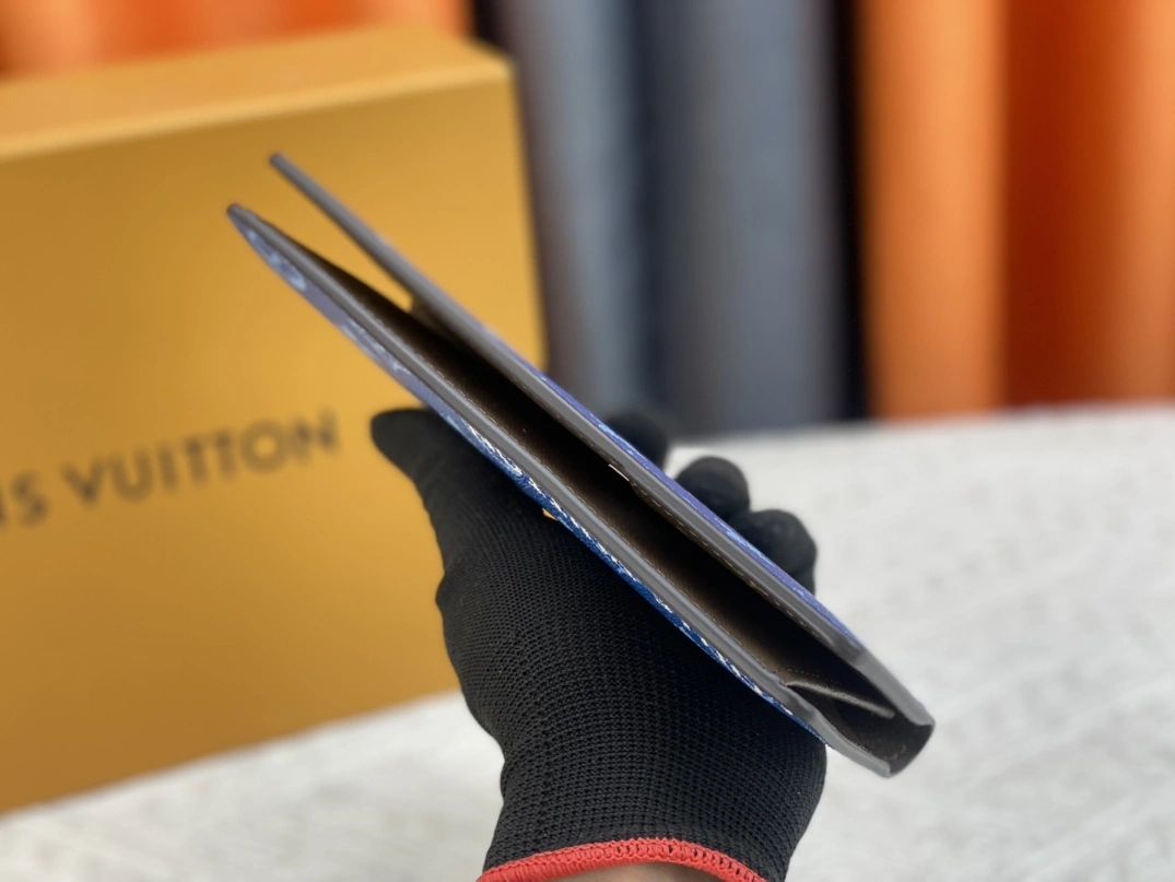 Elegant 9484 Louis Vuitton LV Card Case For Unisex - Image 4