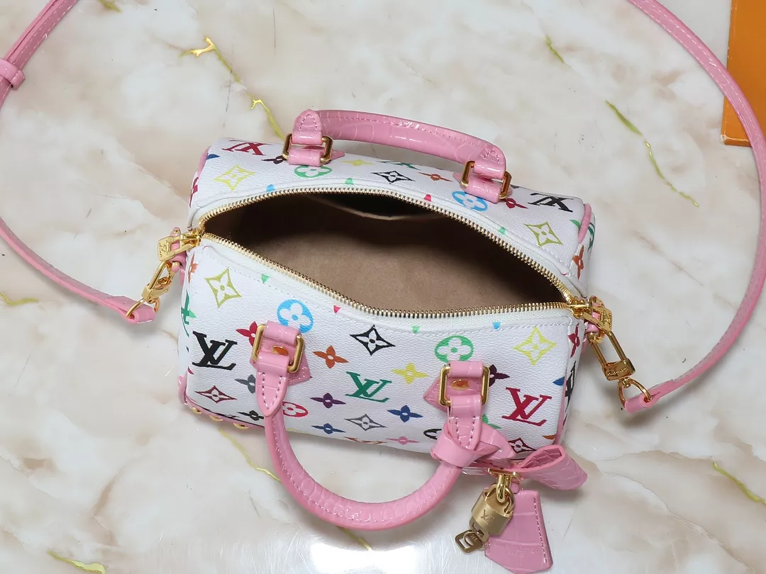 EyeCatching 1026 Louis Vuitton AAA Quality Messenger Bags For Women - Image 8