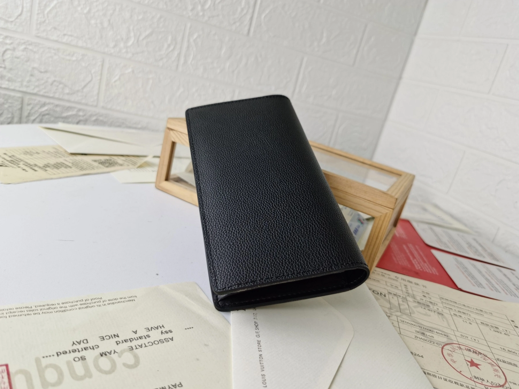 EyeCatching 5583 Louis Vuitton LV Card Case For Unisex - Image 3