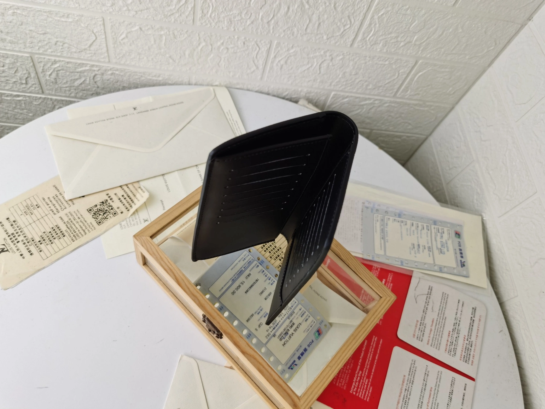 EyeCatching 5583 Louis Vuitton LV Card Case For Unisex - Image 4