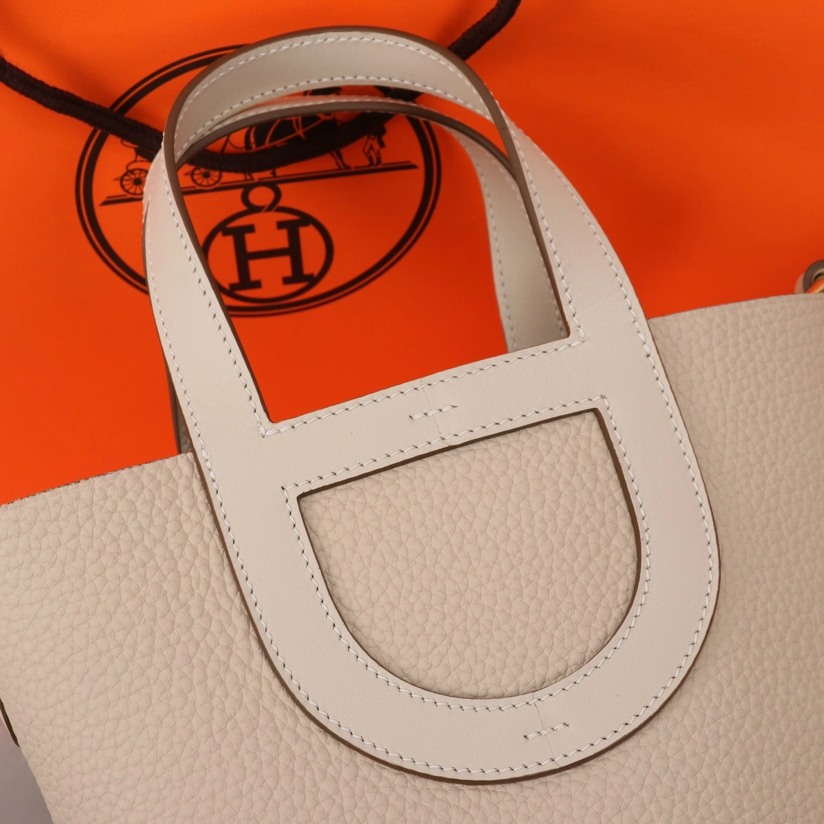 EyeCatching 6653 Hermes AAA Quality Handbags In Gold For Women - Image 8