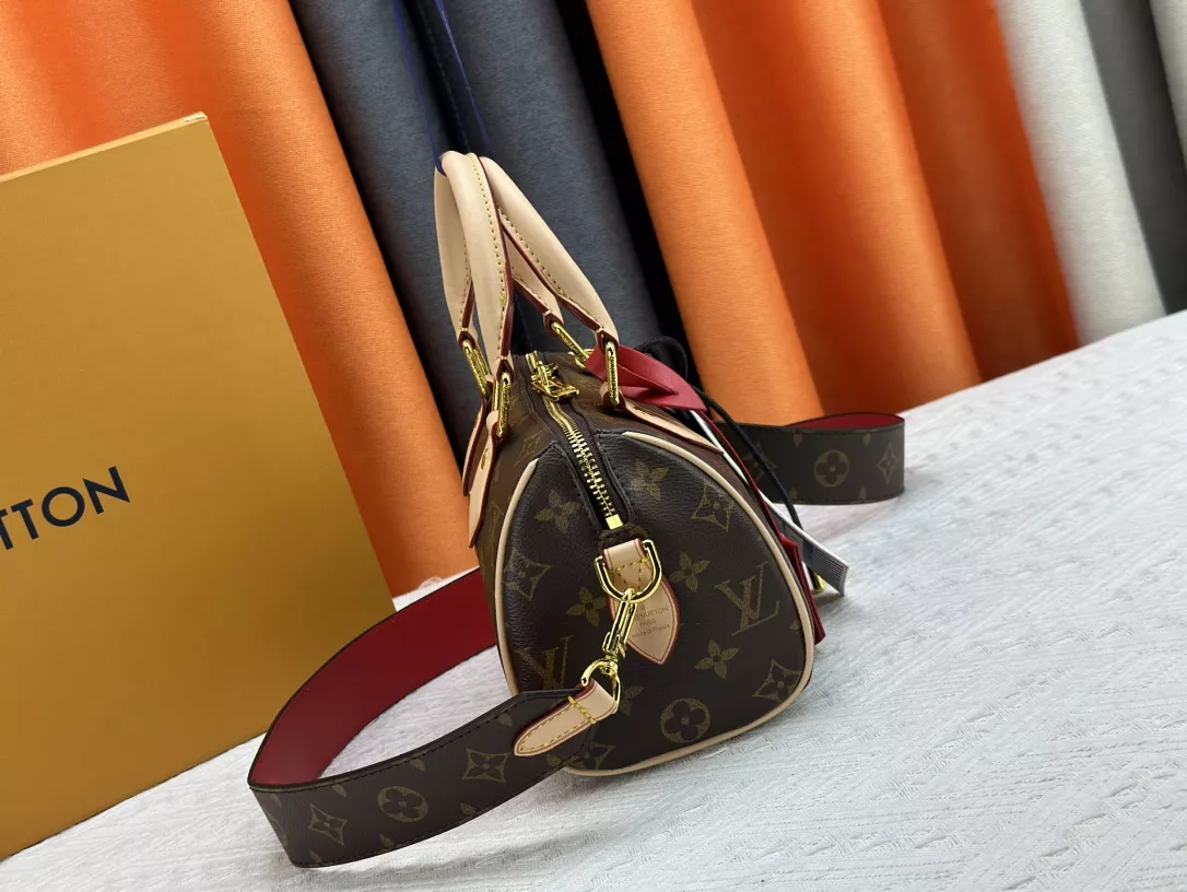 EyeCatching 6735 Louis Vuitton AAA Quality Handbags For Women - Image 3