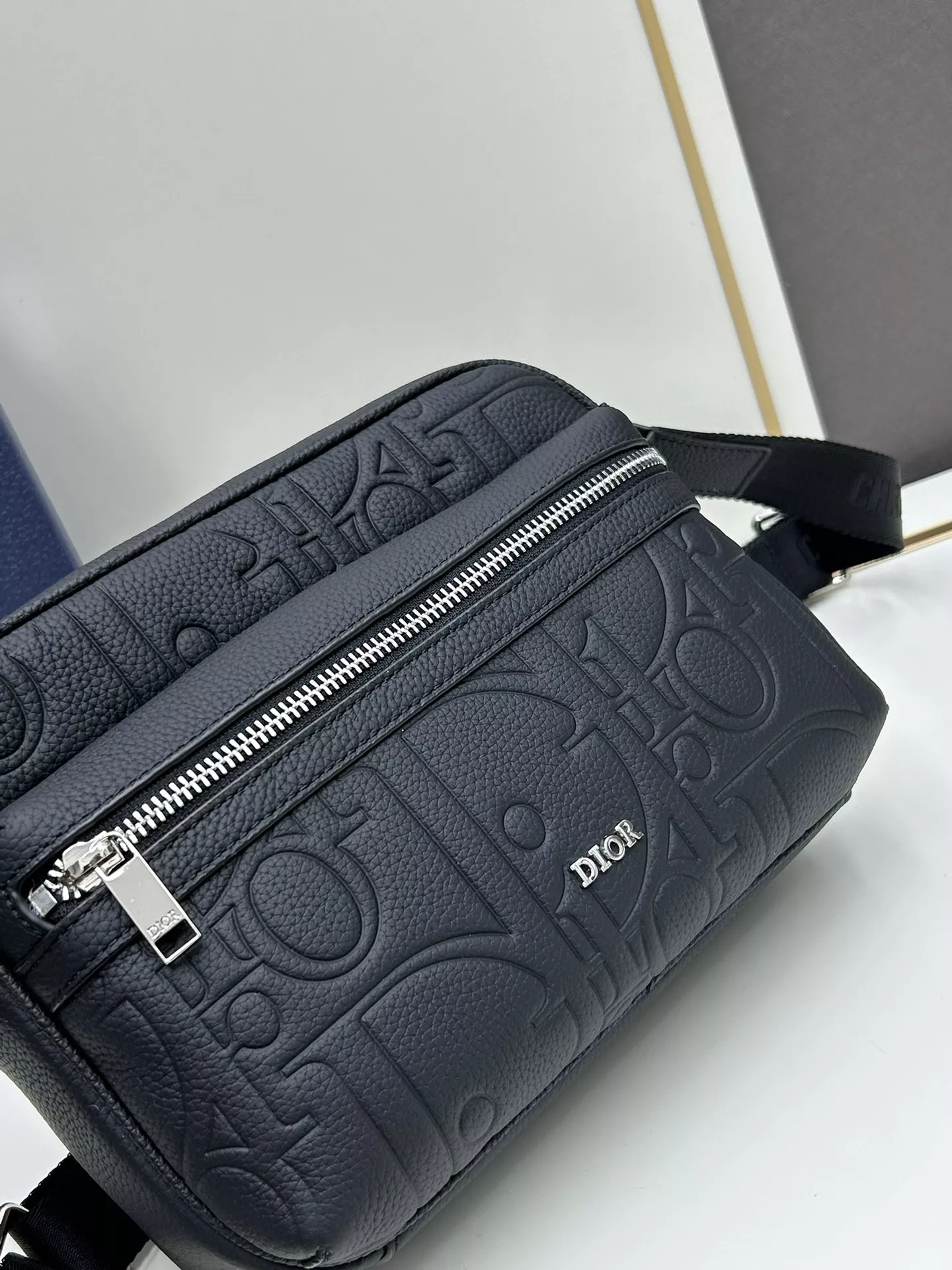 EyeCatching 7033 Christian Dior AAA Quality Messenger Bags For Unisex - Image 4