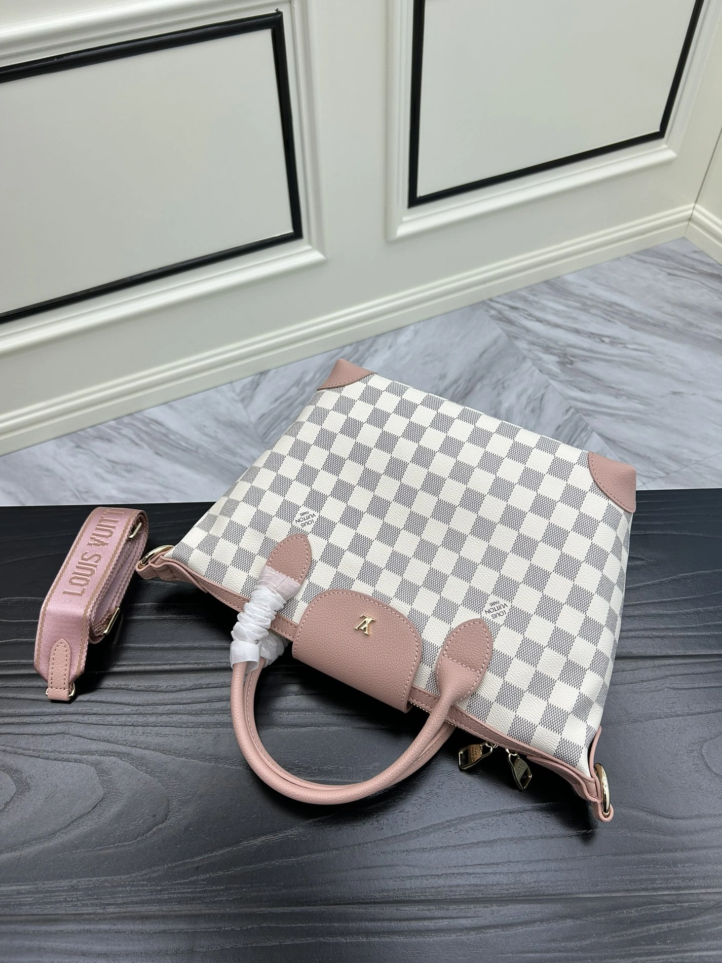 Fashionable 4628 Louis Vuitton AAA Quality Handbags For Women