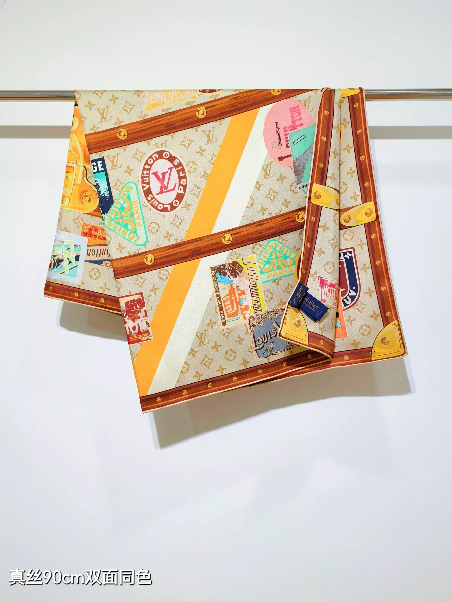 Fashionable 594 Louis Vuitton Silk Squares - Image 6