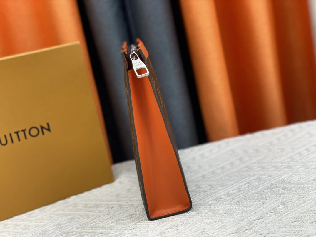 Flexible 6810 Louis Vuitton LV Wallets For Unisex - Image 3