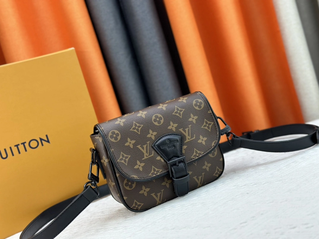 Functional 2359 Louis Vuitton AAA Quality Messenger Bags For Unisex