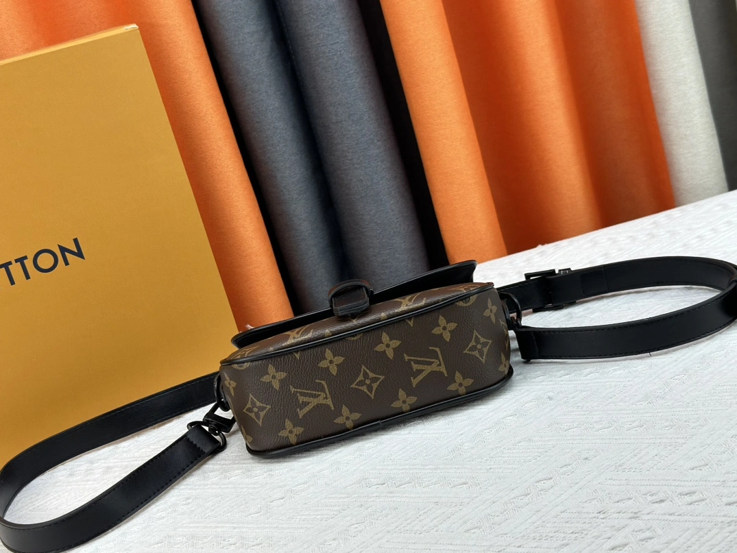 Functional 2359 Louis Vuitton AAA Quality Messenger Bags For Unisex - Image 5