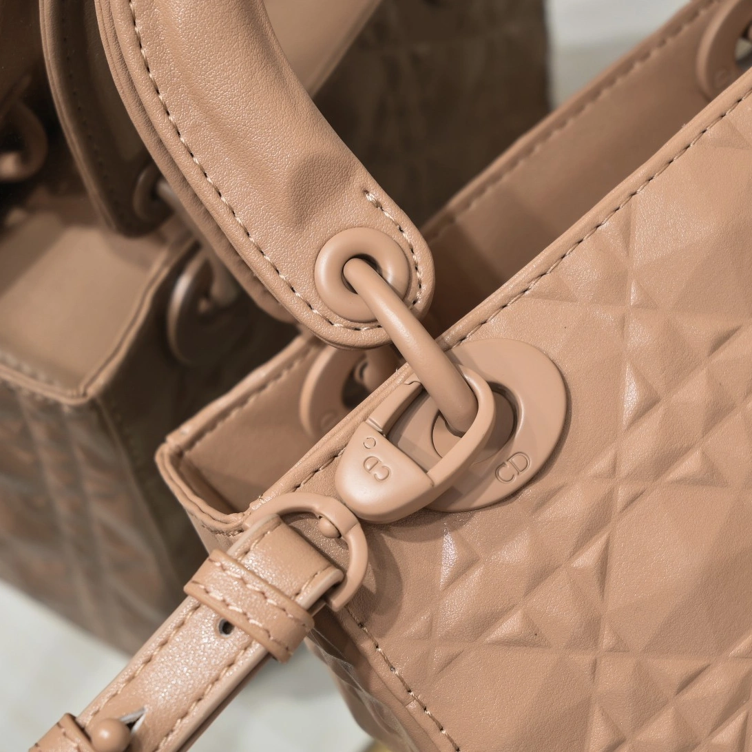 Functional 8743 Christian Dior AAA Quality Handbags For Women - Image 5