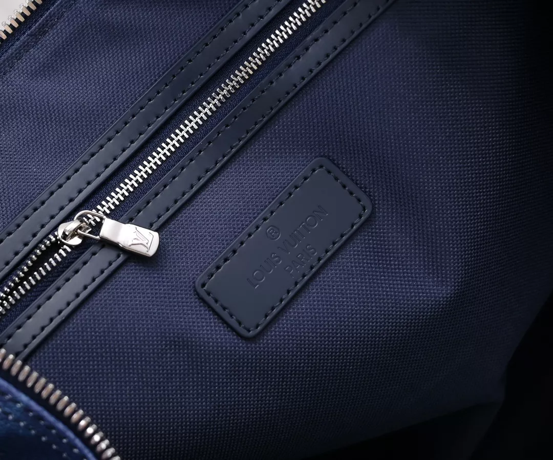 GoAnywhere 4939 Louis Vuitton Travel Bags - Image 7