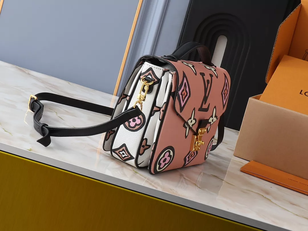 GoAnywhere 5357 Louis Vuitton AAA Quality Messenger Bags For Women