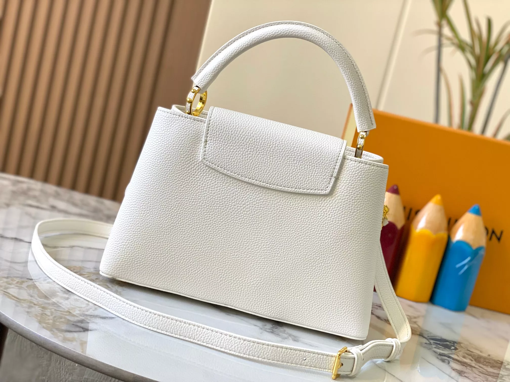 GoAnywhere 5709 Louis Vuitton AAA Quality Messenger Bags For Women - Image 3