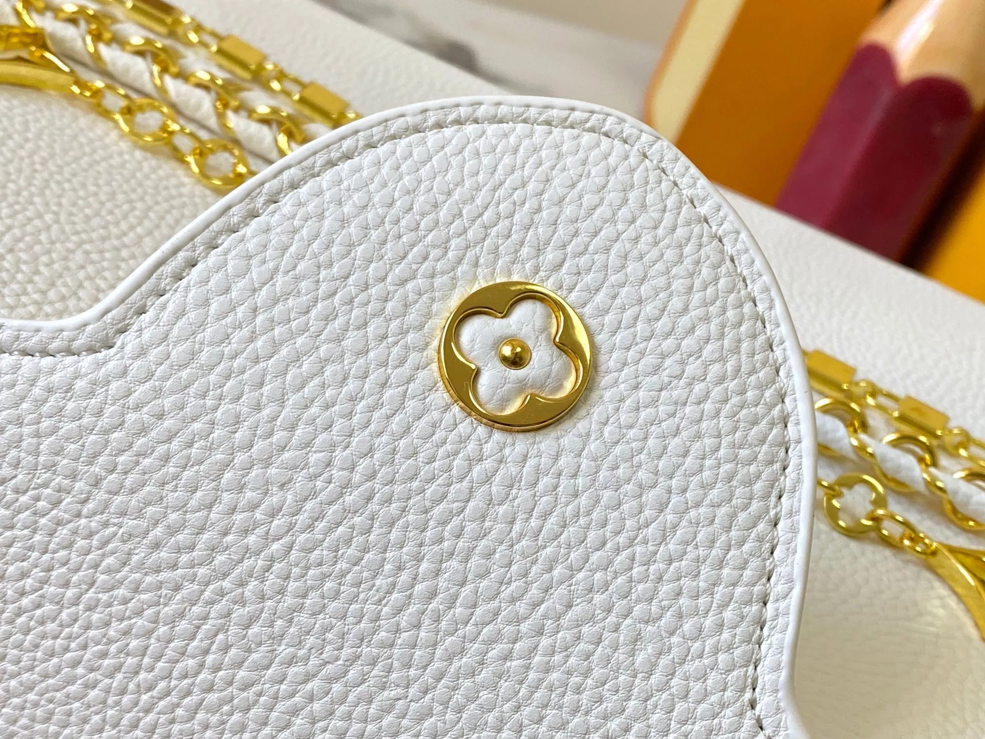 GoAnywhere 5709 Louis Vuitton AAA Quality Messenger Bags For Women - Image 7