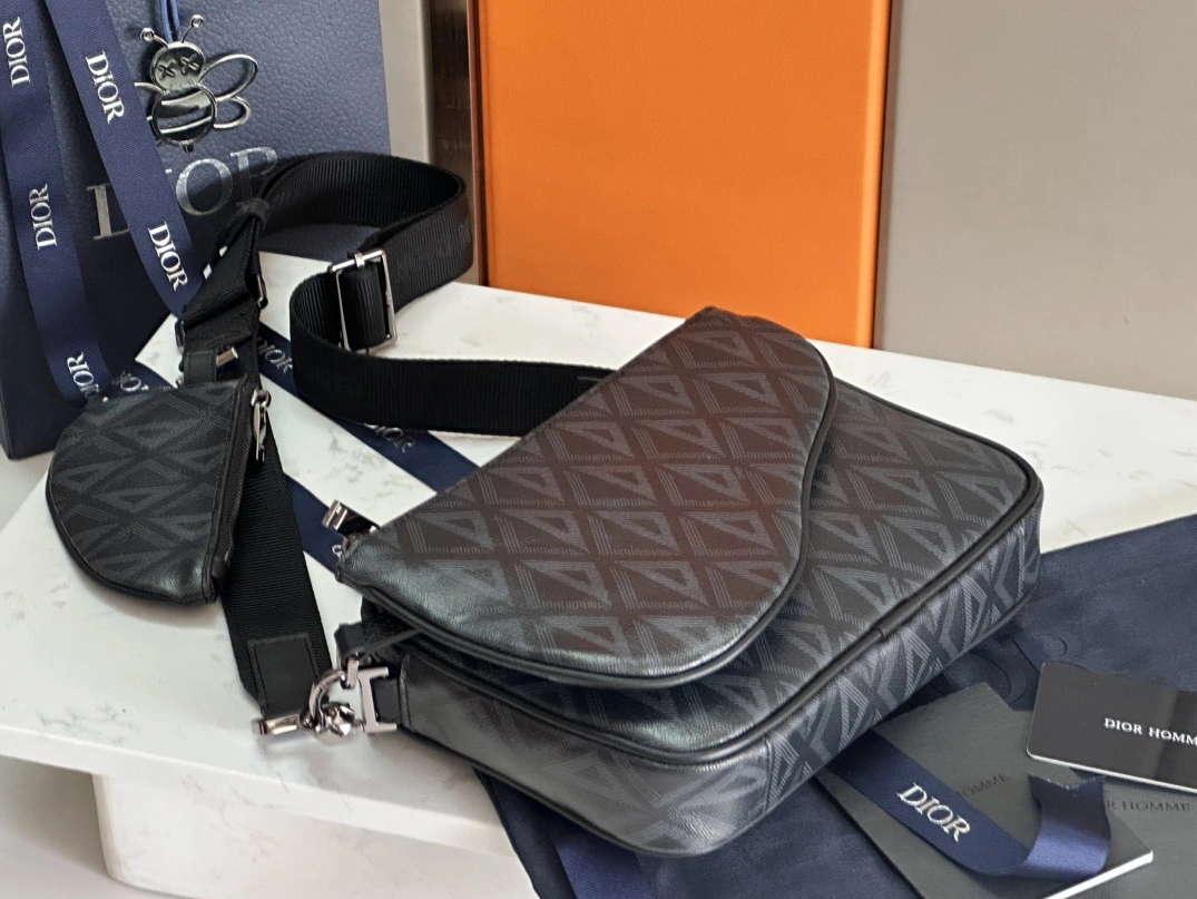 GoAnywhere 6687 Christian Dior AAA Man Messenger Bags - Image 4