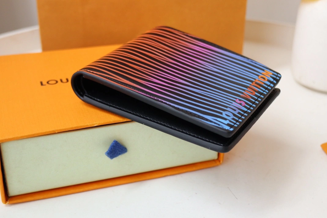 GoAnywhere 7518 Louis Vuitton AAA Quality Wallets - Image 3