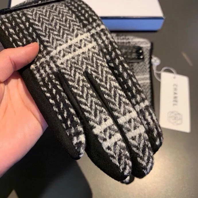 GoAnywhere 8394 Chanel Gloves - Image 5