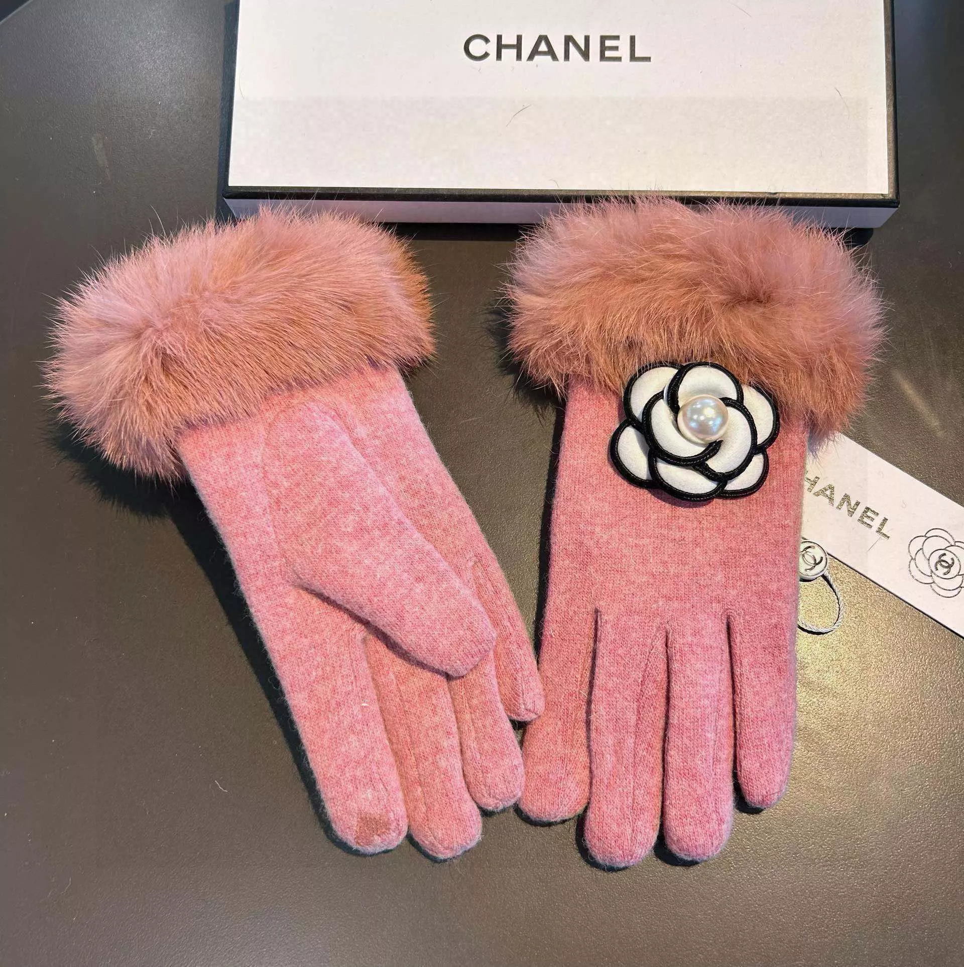 GoodFit 128 Chanel Gloves For Women