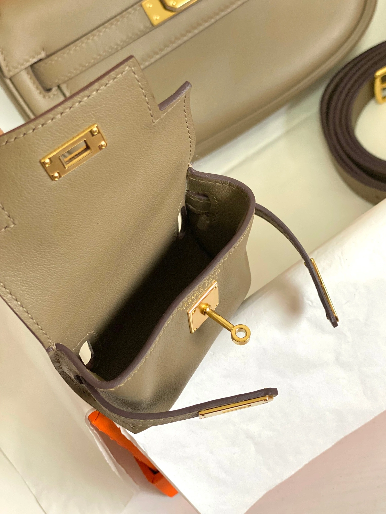 Hermes AAA Quality Belt Bags For Women Fashionable 8650 - Image 5