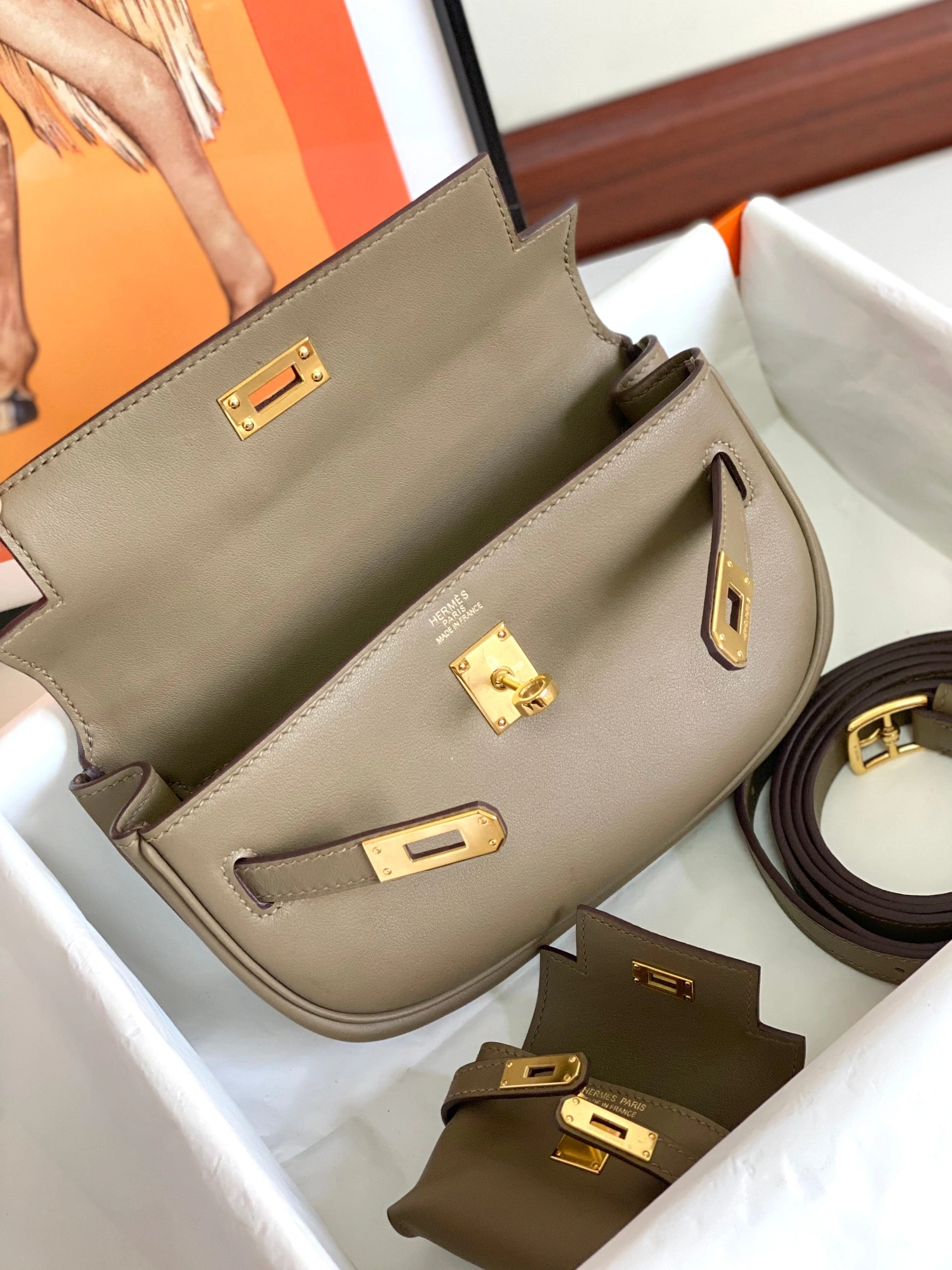 Hermes AAA Quality Belt Bags For Women Fashionable 8650 - Image 8