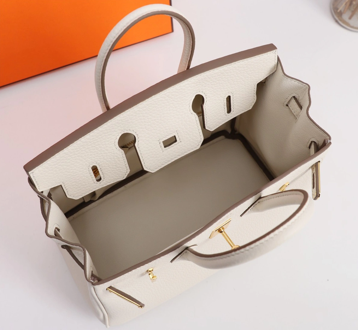 Hermes AAA Quality Handbags For Women EyeCatching 5565 - Image 8