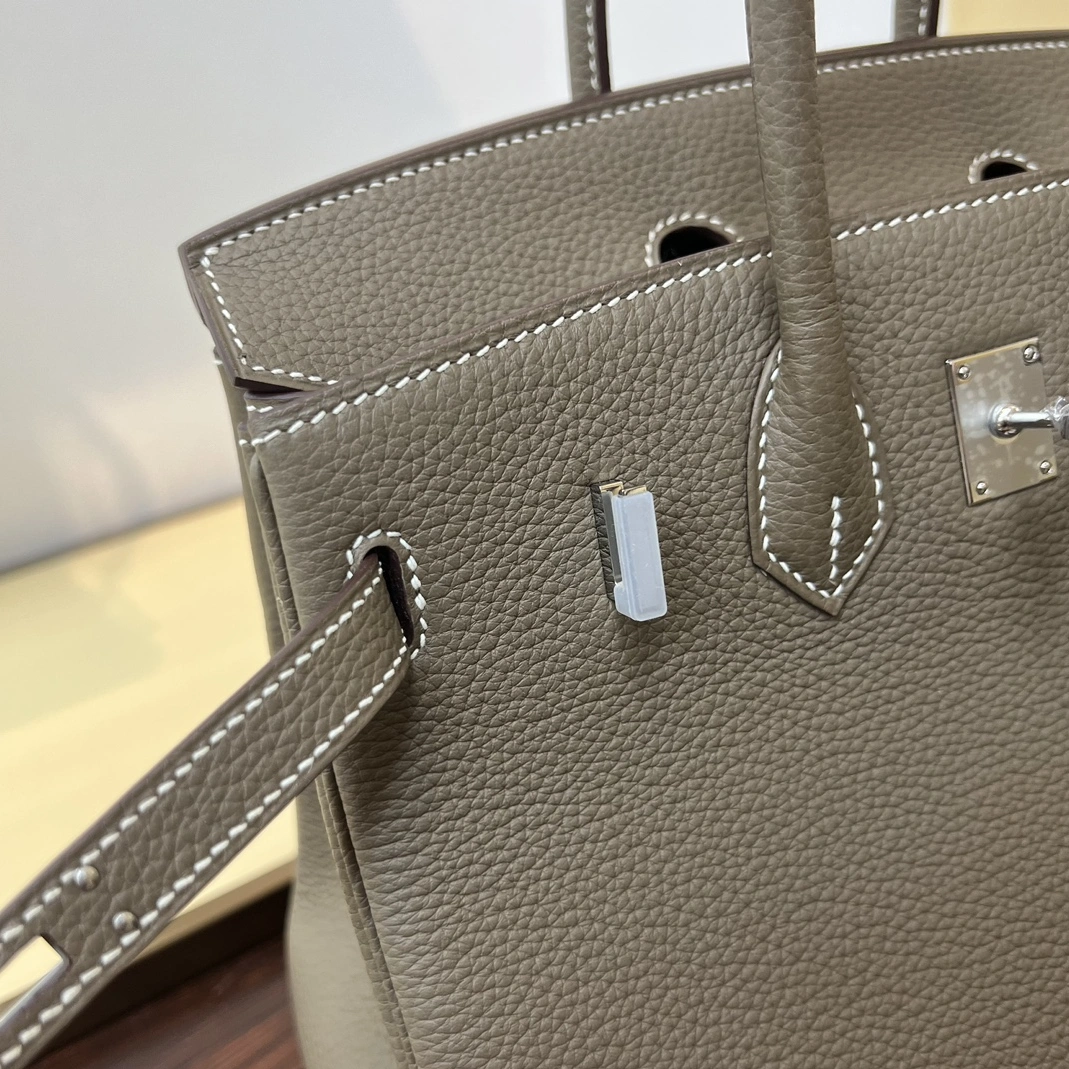 Hermes AAA Quality Handbags For Women Vibrant 7452 - Image 7