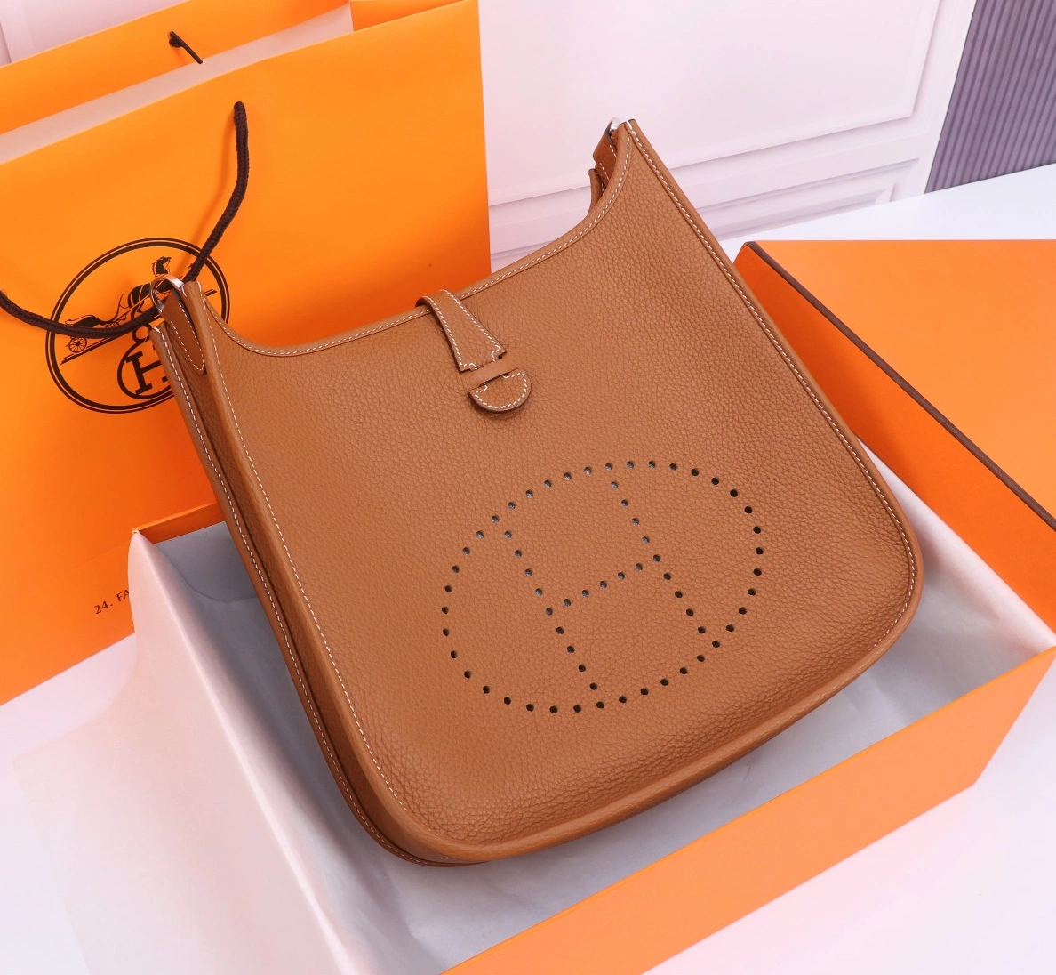 Hermes AAA Quality Messenger Bags For Women Practical 7069 - Image 3