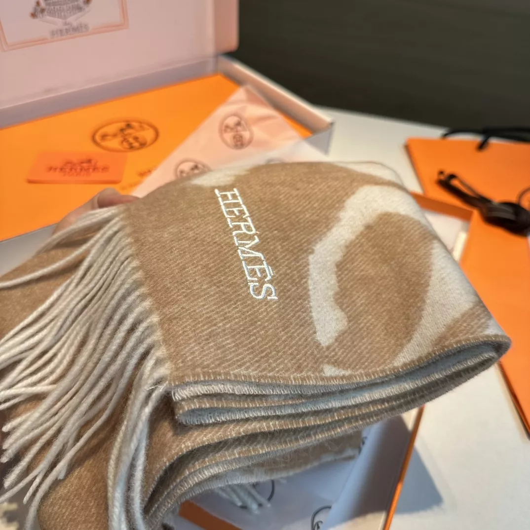 Hermes Scarf For Women DailyWear 2050 - Image 3