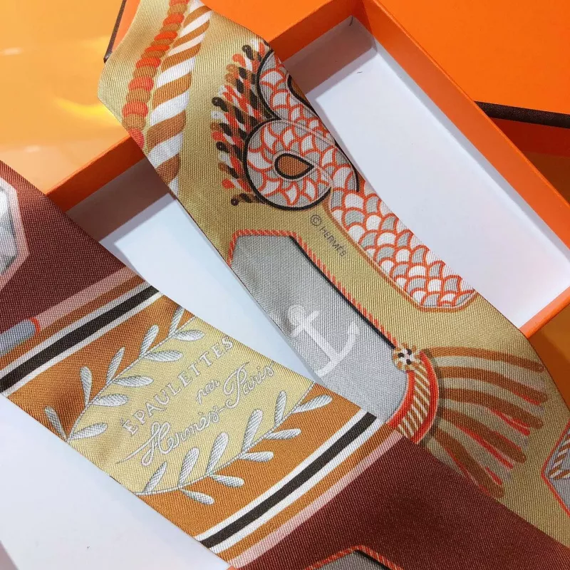 Hermes Silk Scarf Compact 6537 - Image 4