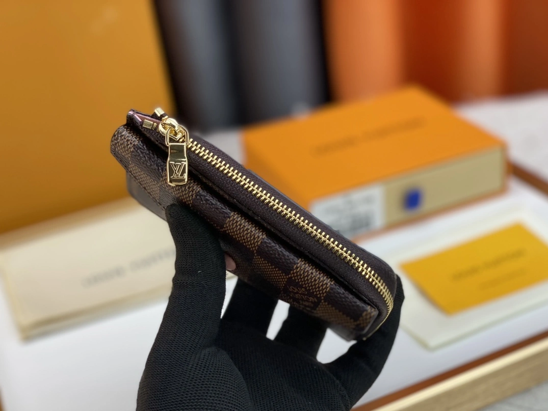 HighQuality 1561 Louis Vuitton LV Card Case For Women - Image 3