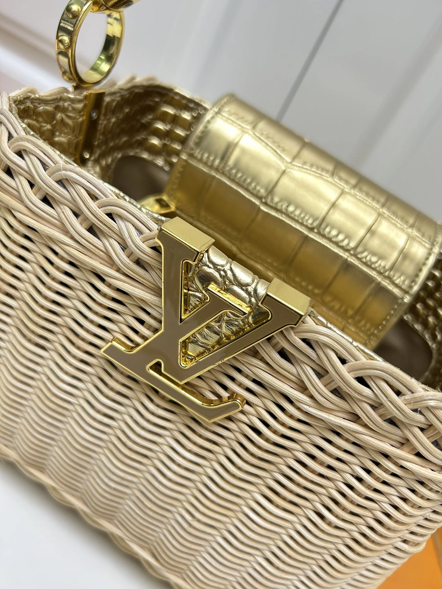 HighQuality 9010 Louis Vuitton AAA Quality Handbags For Women - Image 3