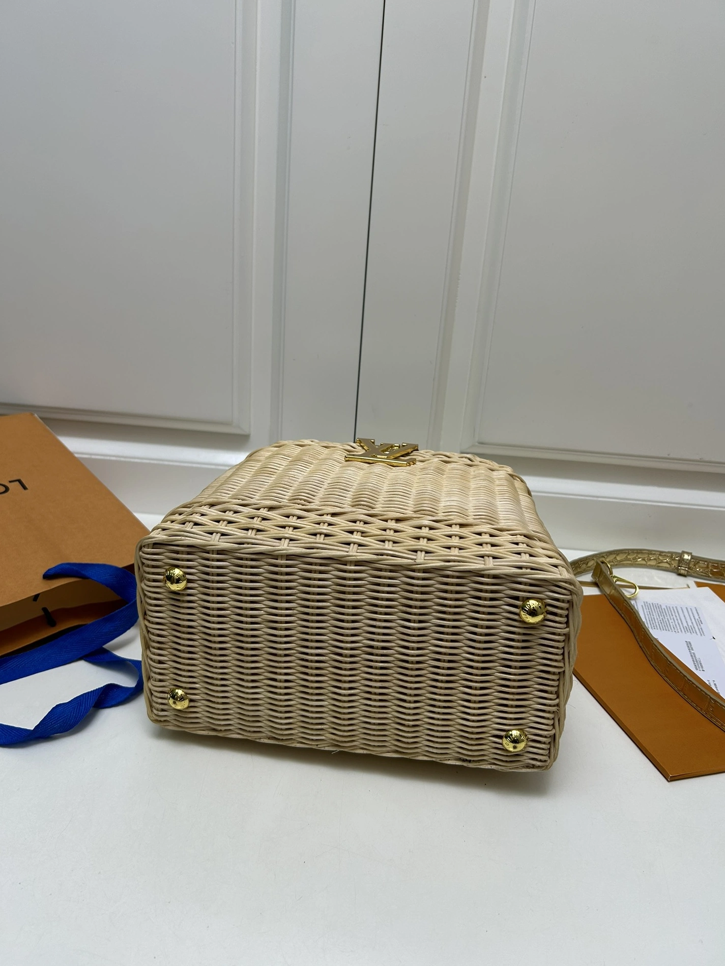 HighQuality 9010 Louis Vuitton AAA Quality Handbags For Women - Image 6