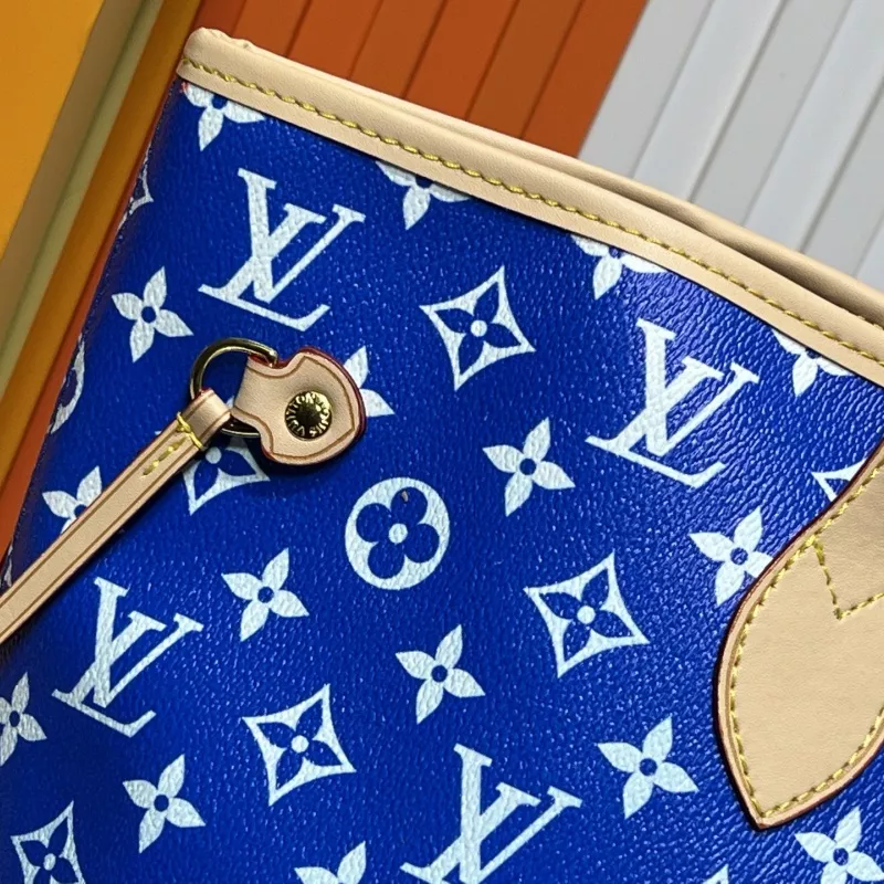 Lightweight 1371 Louis Vuitton AAA Quality Shoulder Bags For Women - Image 4