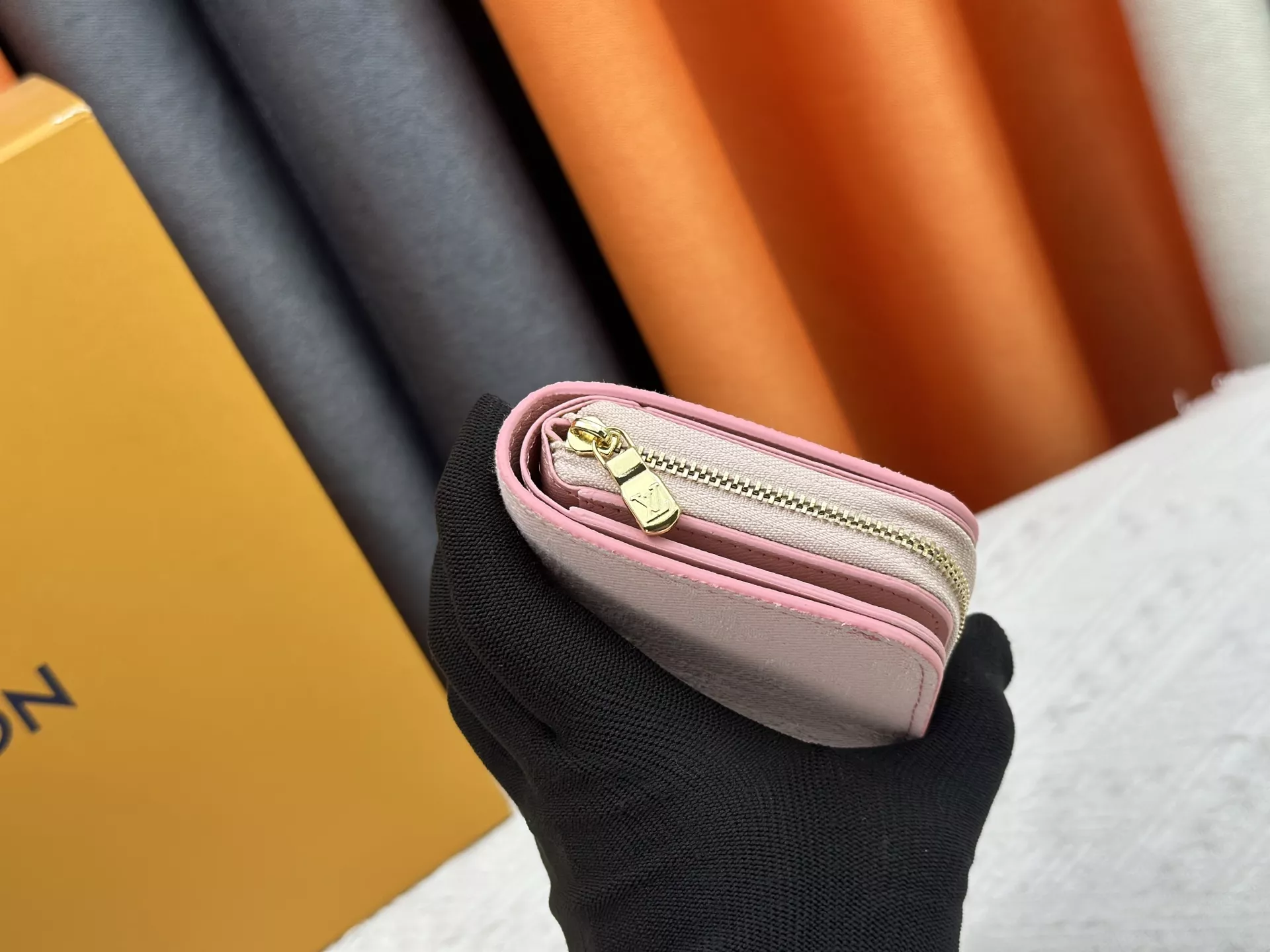 Lightweight 2231 Louis Vuitton LV Card Case For Women - Image 5