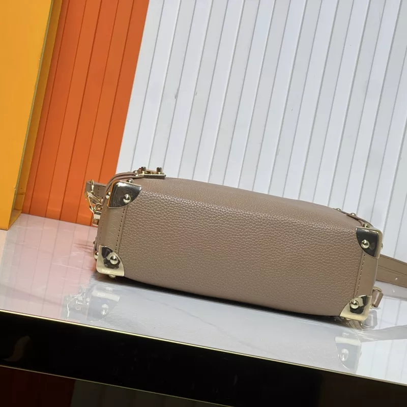 Lightweight 3866 Louis Vuitton AAA Quality Messenger Bags For Women - Image 7