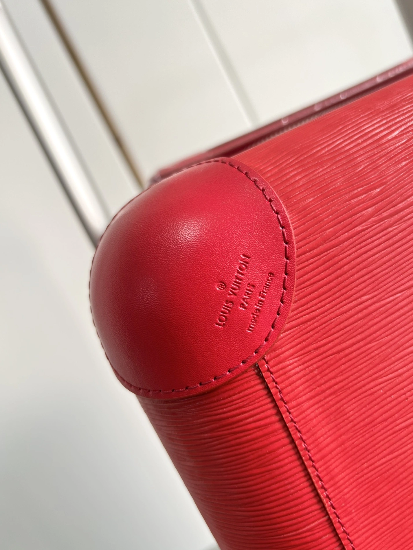 Lightweight 9725 Louis Vuitton Luggage