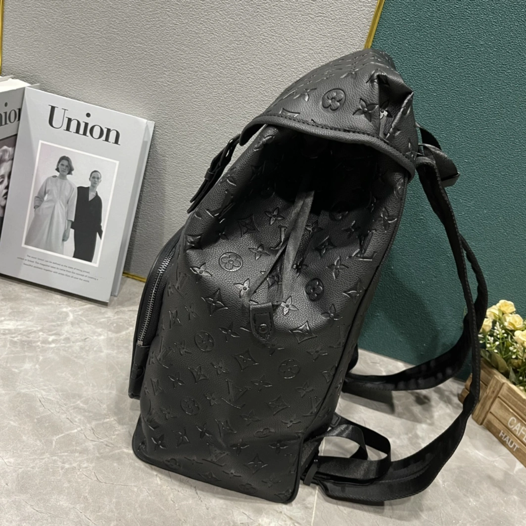 Louis Vuitton AAA Quality Backpacks For Unisex Cozy 9262